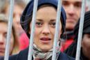 Marion Cotillard : derrière les barreaux pour la bonne cause !