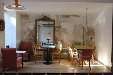 1403131_312720645533942_1022902963_o