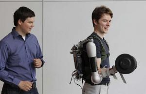 Un bras bionique qui augmente considérablement la force humaine !