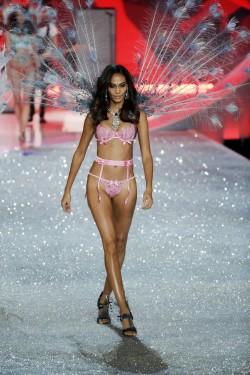 slide_325383_3117918_free