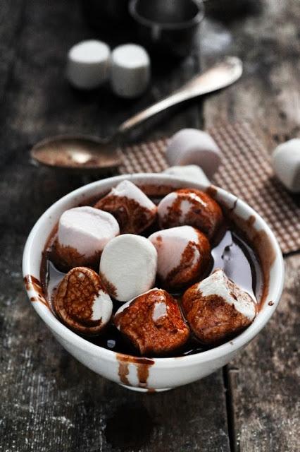 Quand j'ai des envies de chocolat brûlant je pense à Pipa… Comme quoi des fois le ventre à de drôles de cheminements…Hot Pipa Chocolat !!!