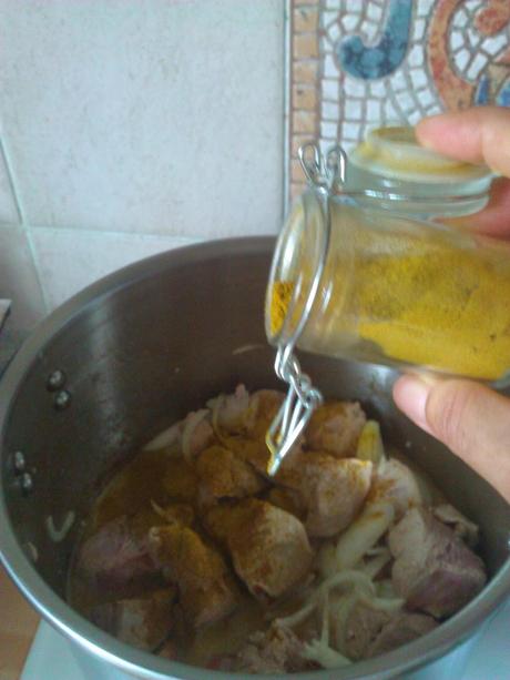 Il fait froid, il fait gris, un porc au curry et la vie vous sourit