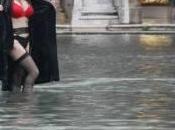 L’eau monte chaque jour dans calli Venise…