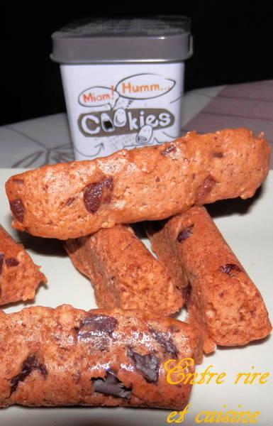 Fingers cookies au chocolat et poudre de noisettes Pb030006-001 sur Imagesia