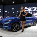 Sharapova hôtesse de luxe pour le nouveau Porsche Macan