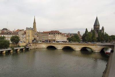 Aux abords du Moyen-Pont