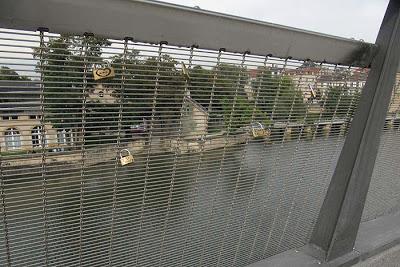 Aux abords du Moyen-Pont