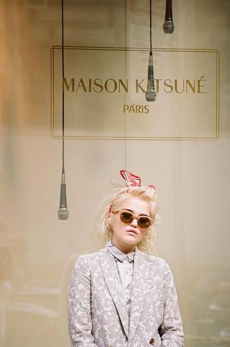 ste sky ferreira 10701119 Sky Ferreira pour Maison Kitsuné