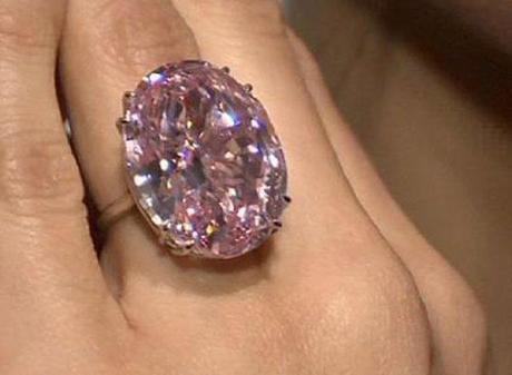 83,13 millions $ ! Le diamant le plus cher du monde !