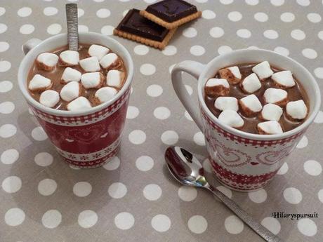Chocolat chaud à l'ancienne et ses petits marshmallows / Traditional hot chocolate and marshmallows