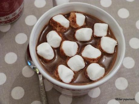 Chocolat chaud à l'ancienne et ses petits marshmallows / Traditional hot chocolate and marshmallows