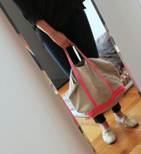 LE sac de la rentrée: un cabas pailleté lin et fluo