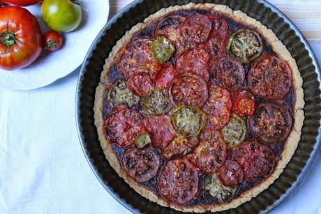 Tarte aux tomates anciennes et nouvelles, avec pâte à tarte à l'huile d'olive