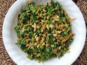 Salade kale bette carde avec graines citrouilles rôties