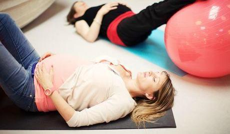 Atelier-yoga-prenatal-Mum-to-be-Party-Lyon-1bis