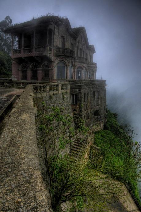 Abandoned And Hunted Hotel del Salto, Colombie
