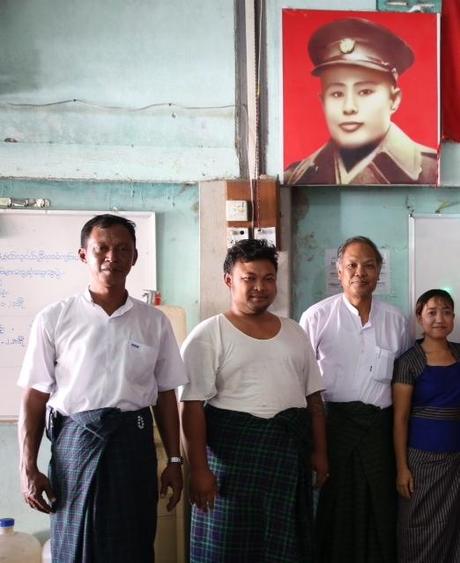 Avec les militants démocrates de Mandalay, par notre envoyé spécial Alan Dub