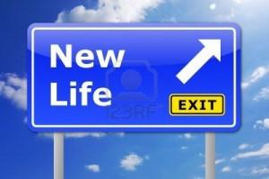 new life concept with road sign showing a change 300x199 12 leçons à apprendre pour changer votre vie