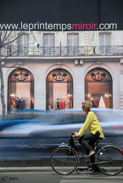 Le Printemps emballé pour un an par Pierre Delavie