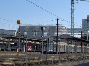 Gare d'Orléans : on a oublié les femmes et les pigeons...