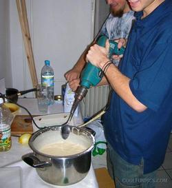 Y a pas de secret, la purée à la perceuse, y a rien de tel … - The incompétente soupe