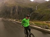 Eskil Ronningsbakken fait vélo assis guidon route