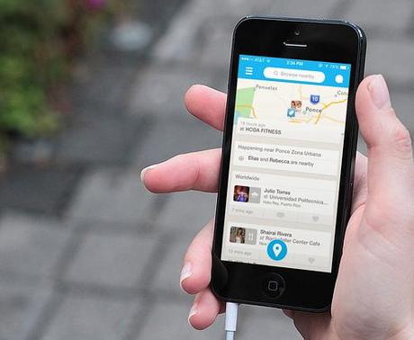 Foursquare sur iPhone adopte aussi l'iOS 7...