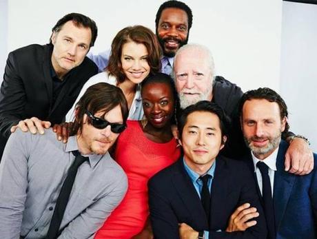 Bah en fait, tout le monde va très bien. Hershel a encore sa tête, Glenn n'est pas si malade que ça, Rick semble bien portant, Tyreese et Daryl semblent plutôt cool, Michonne et Maggie ont l'air bonnes... Oh mais regardez moi cette tête de gouverneur! Il doit jamais quitter son personnage lui.