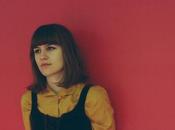 Emilie Ogden entre folk