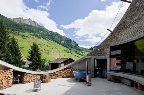 Alpes, la maison invisible sous terre