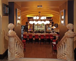 Connaissez-vous le Napoleone sur les Champs Elysées ?