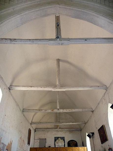 Des marques inexpliquées en l'église de Saint-Martin-des-Bois (41)