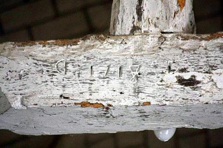 Des marques inexpliquées en l'église de Saint-Martin-des-Bois (41)