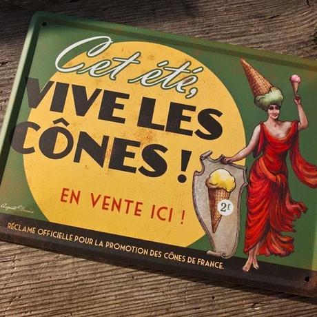 Auguste Derriere - Plaque metal vive les cones en vente sur leur boutique