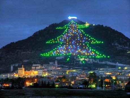 Le plus grand sapin de Noël mesure 750 mètres de haut !