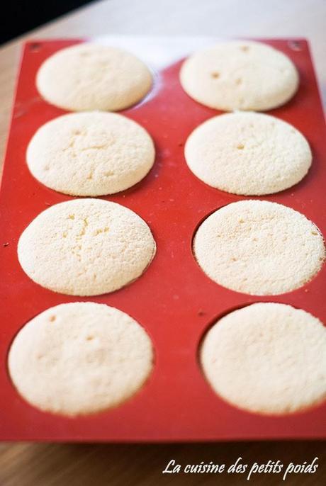 Moelleux à la vanille et au coulis de mangue Moelleux à la vanille et au coulis de mangue