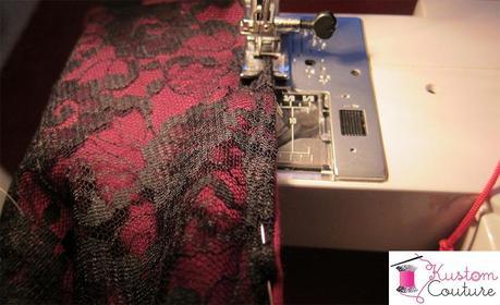 Customisation tee-shirt simple avec dentelle et noeuds | Kustom Couture