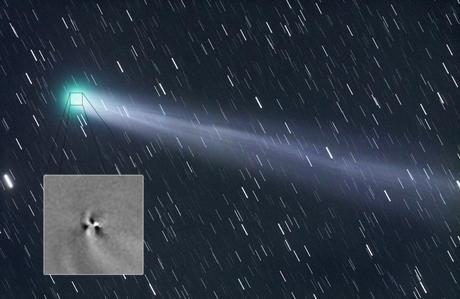 Chevelure et queue de la comète Lovejoy le 7 décembre (photo de Lorenzo Comolli)