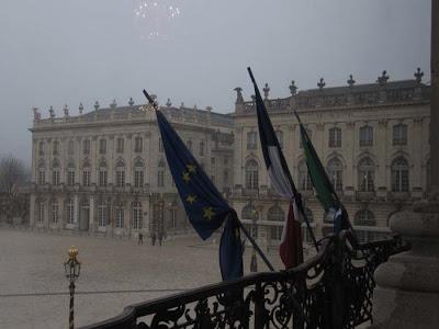 Brouillard et deuil place Stanislas