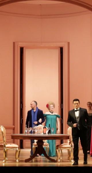 Acte III, entrée de Violetta Brescia/Amisano©Teatro alla Scala