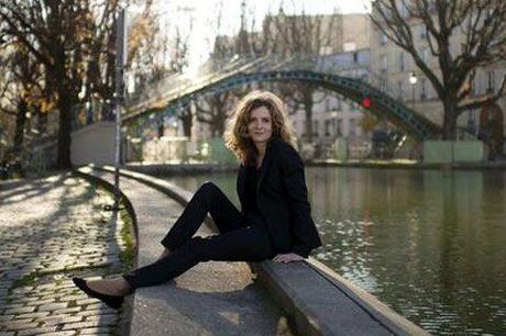 Vous avez remarqué ? Il y a un point rouge sur cette photo ; mais il y a surtout une grosse tache ! 