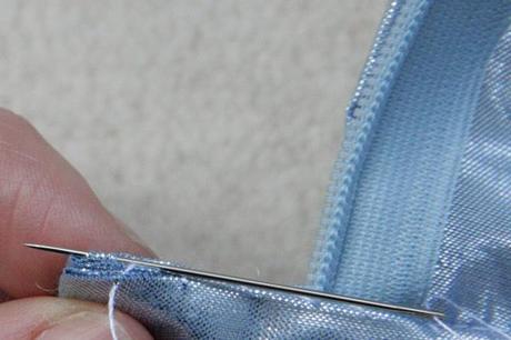 sew along jupe plis creux finition boutonniere 4 Sew along de la jupe à plis creux   jour 5 : les finitions