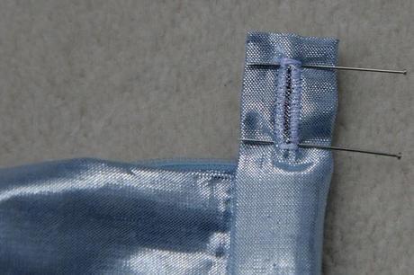 Sew along de la jupe à plis creux jour 5 : les finitions sew along jupe plis creux finition boutonniere 8 Sew along de la jupe à plis creux jour 5 : les finitions