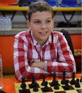 Quentin Burri réalise un bon tournoi avec 6 points sur 8 dans la catégorie des moins de 12 ans - Photo © FFE 