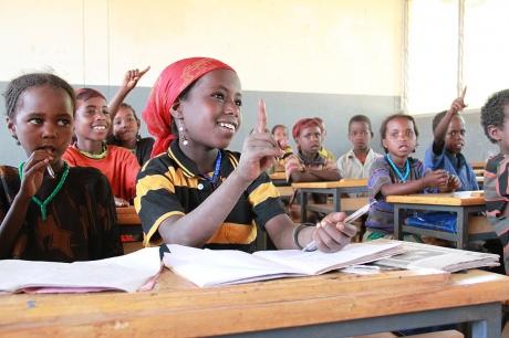 afrique,scolarité enfantine,fillettes,solidarité,opinion,culture,actualités,école,alphabétisation