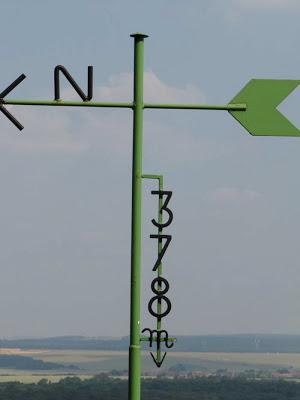 Se promener avec des amis, aux confins de la Meurthe et Moselle, des Vosges et de la Meuse par une belle journée d'été