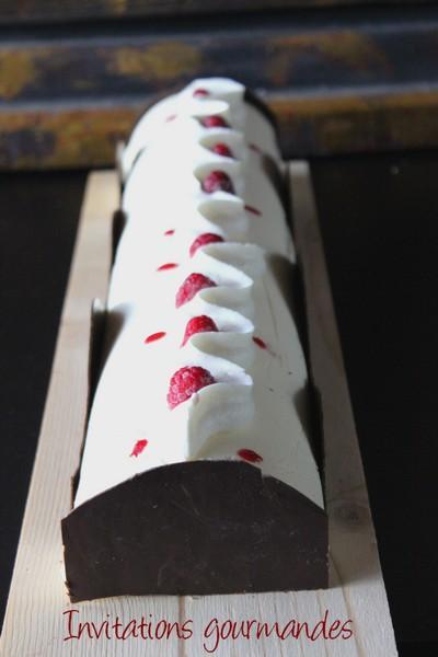 Bûche aux framboises et aux fruits rouges IMG_0810