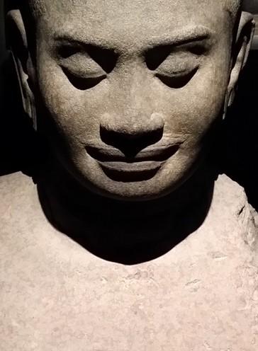 Exposition Angkor au Musée Guimet - statue de Jayavarman VII