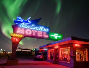 blue swallow motel