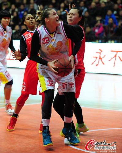 Jayne-APPEL-slide.sports.sina.com.cn.jpg